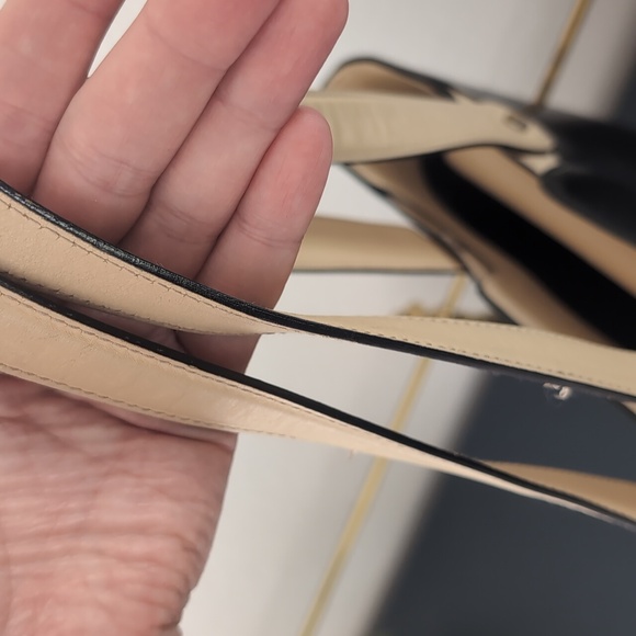 *Flash Sale!* Salvatore Ferragamo Made in Italy Black and Cream Handbag - Picture 7 of 17